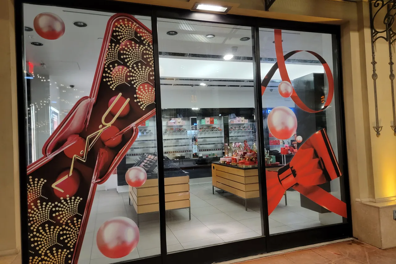 MAC — Retail window install · 2022
